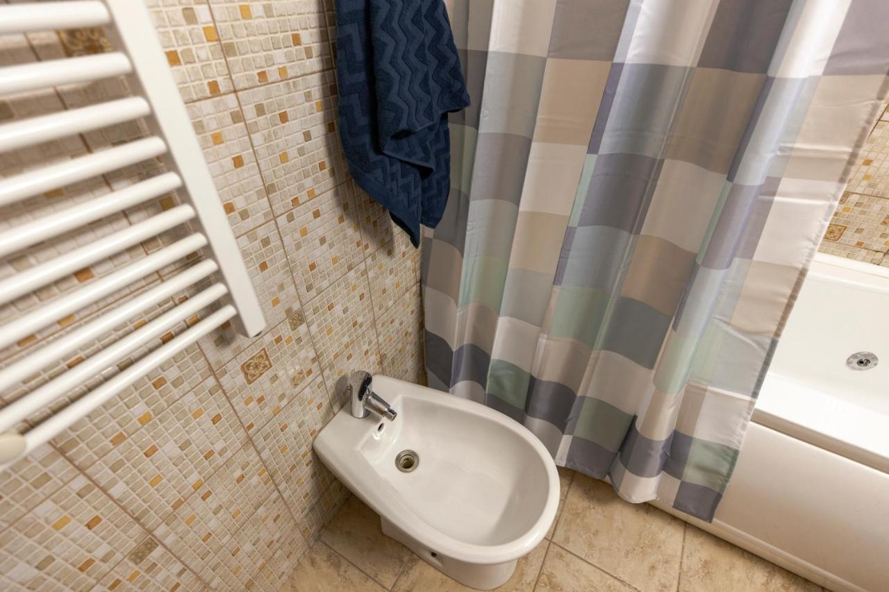 13 Septembrie Apt, Near Marriott 부쿠레슈티 외부 사진